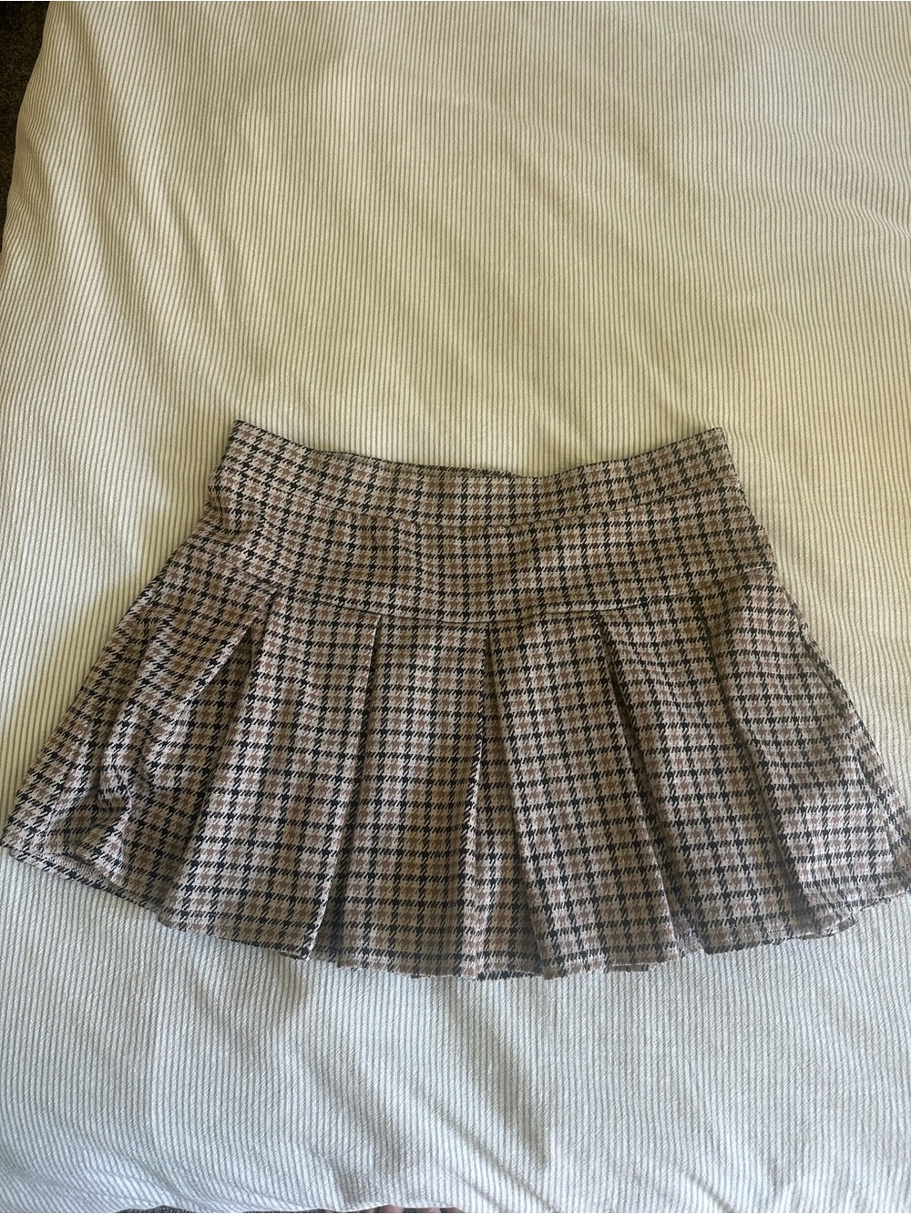 American Eagle plaid skirt